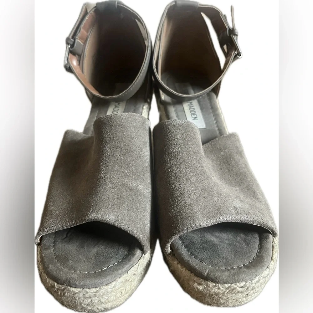 Steve Madden Jaylen Gray Leather Wedge Sandals Women’s size 9M.